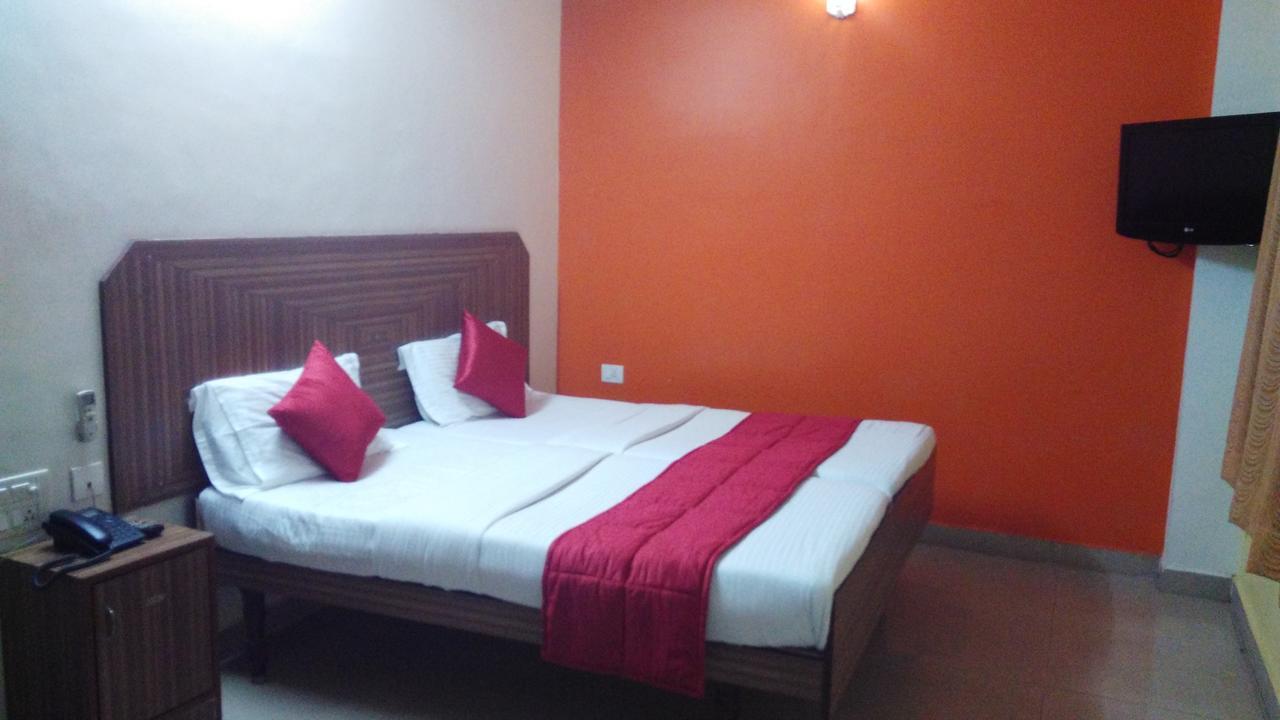 Hotel Ayushman Pondicherry Esterno foto