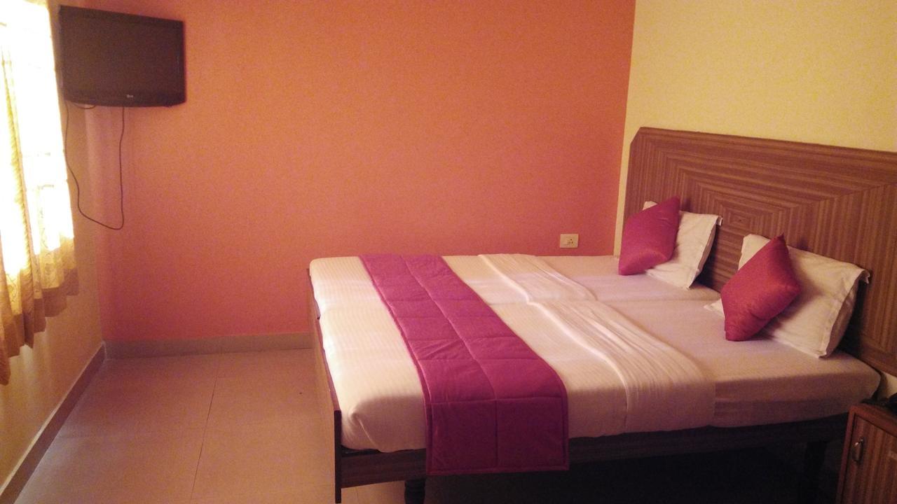 Hotel Ayushman Pondicherry Esterno foto